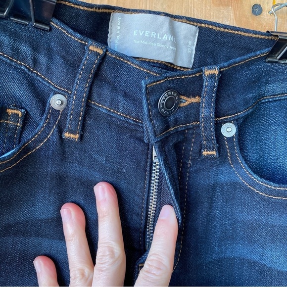 Everlane Mid Rise Skinny Dark Wash Jean - Picture 7 of 13